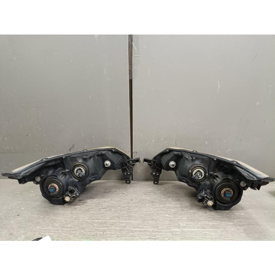 トヨタ（TOYOTA） スペイド Y 前期 (NCP141) 純正 ハロゲン ヘッド