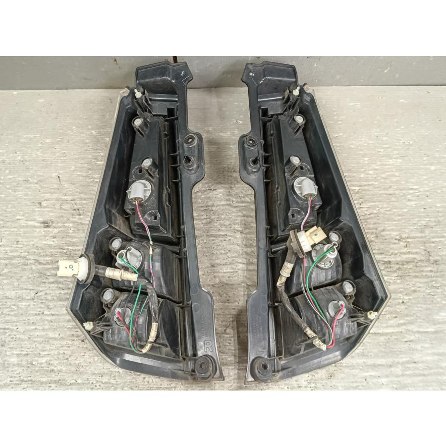 ワゴンR T ターボ (MH34S WSTE-A) 純正 テールランプ 35603-72M1 左右