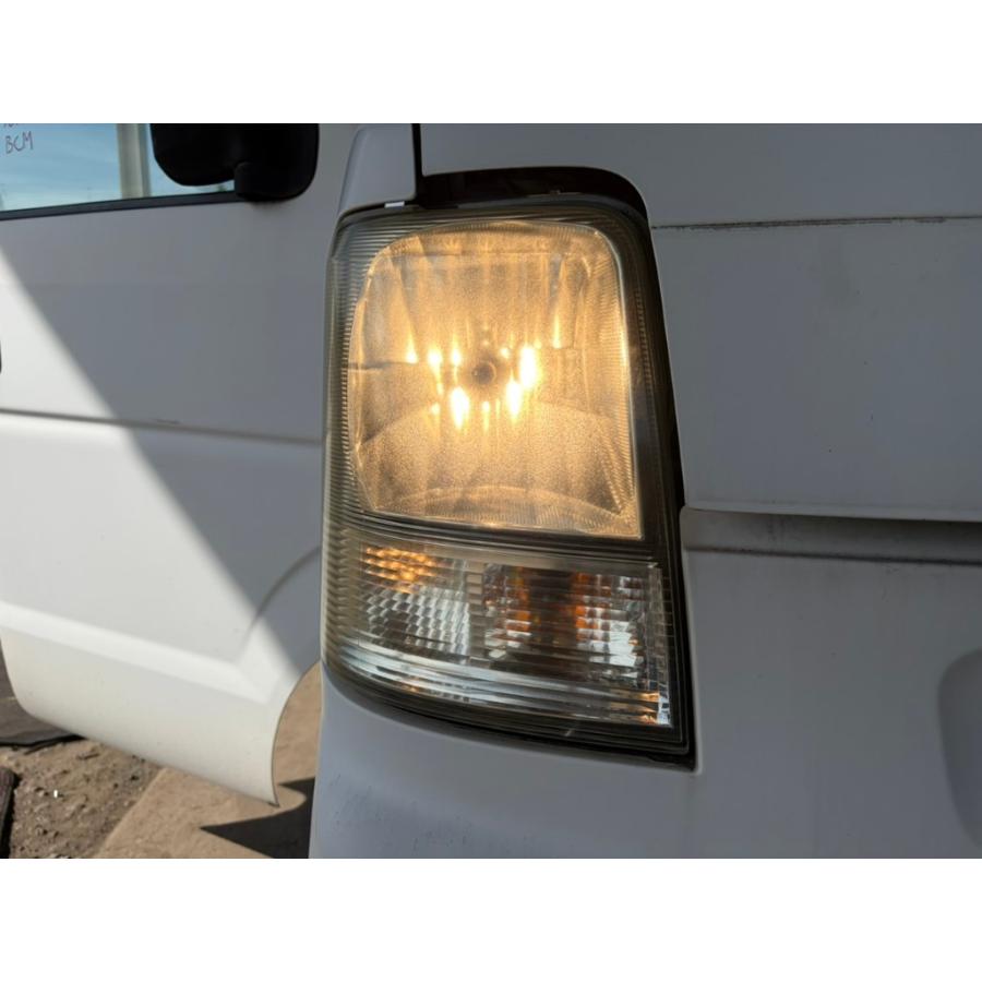 エブリー64v ヘッドライト　　左右ASSY スズキ（SUZUKI） エブリィ バン 4型 (DA64V EVAC-4) 純正 右 ヘッド