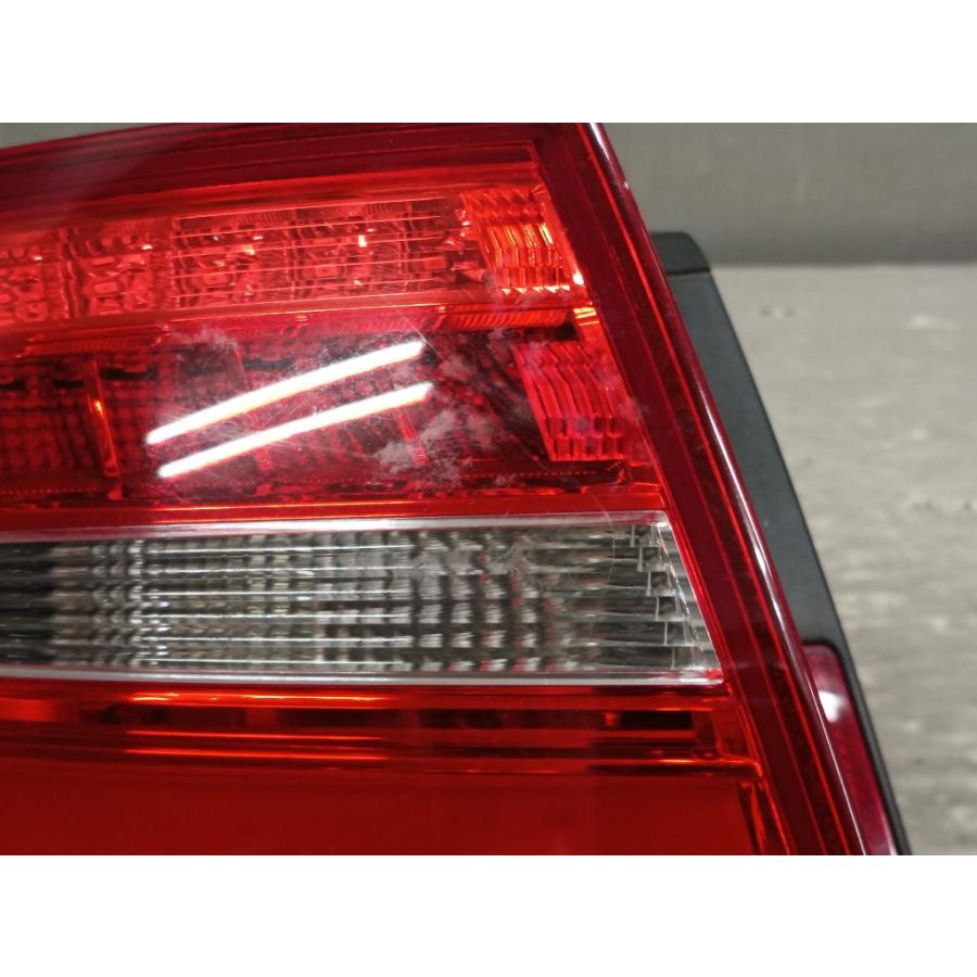 アウディA4 オールロード クワトロ B8 8KCDNA 後期 テールランプ 右 Audi（アウディ） A4 アバント 2.0T 後期 (8K B8) 純正 左テールランプ