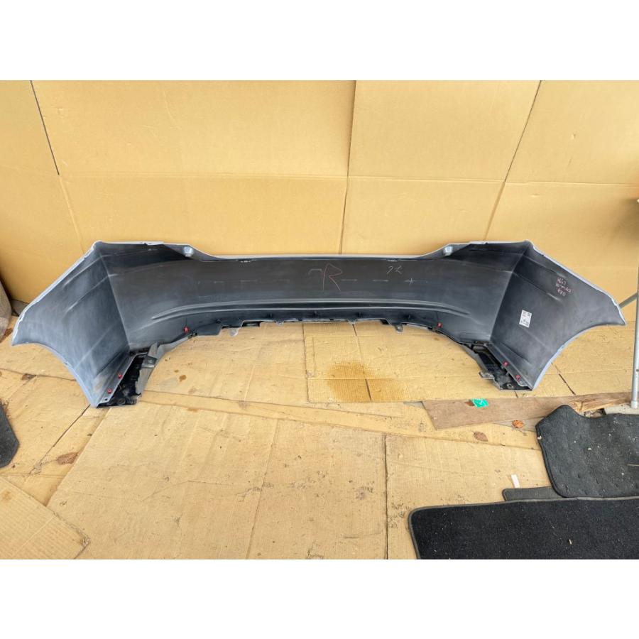 プリウス S (ZVW30) 純正 リアバンパー 8V0 52159-47050 Rバンパー