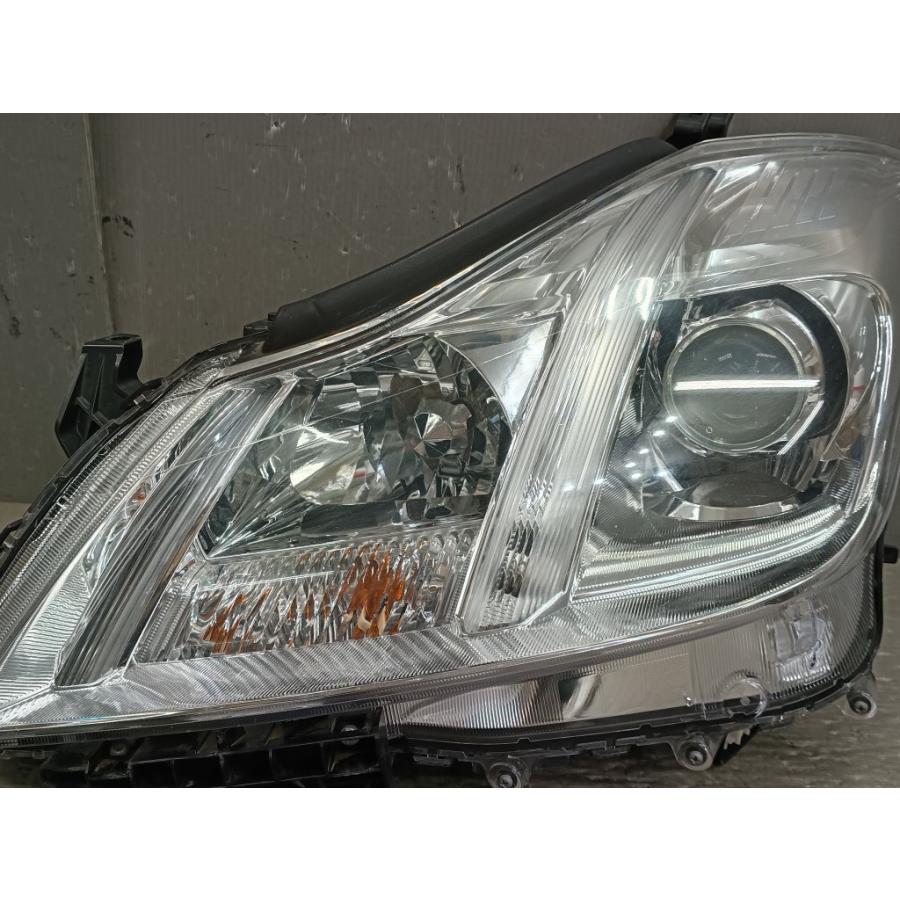 クラウン 200系 ロイヤルサルーン 前期 (GRS202) HID 左ヘッドライト