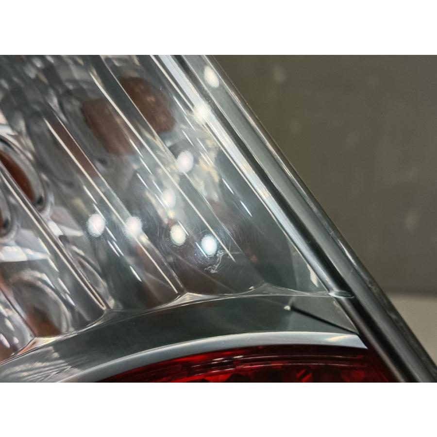 トヨタ NHP10 アクア用純正スタンレー製テールランプ アクア トヨタ S 前期(NHP10) 純正 左テールランプ テールライト 52