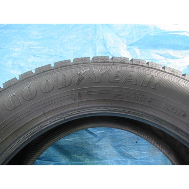 215/60R17 96Q スタッドレスタイヤ GOODYEAR ICENAVI 7 エア漏点検済