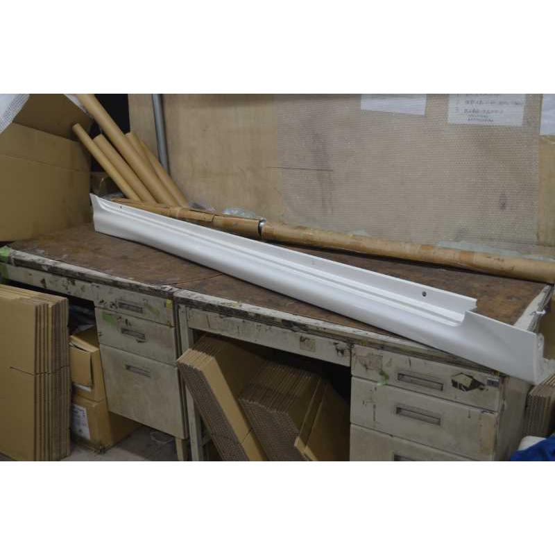 中古】 クラウン GRS200 右サイドステップ・サイドスポイラー