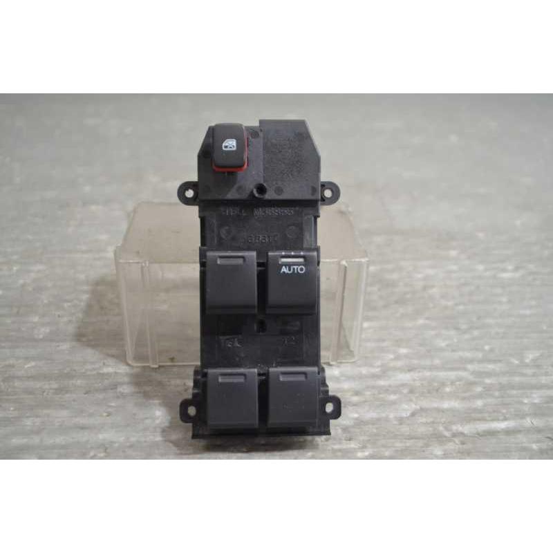 フィット シャトル HV-C 前期(GP2) 純正 TEC 動作保証 右前 右