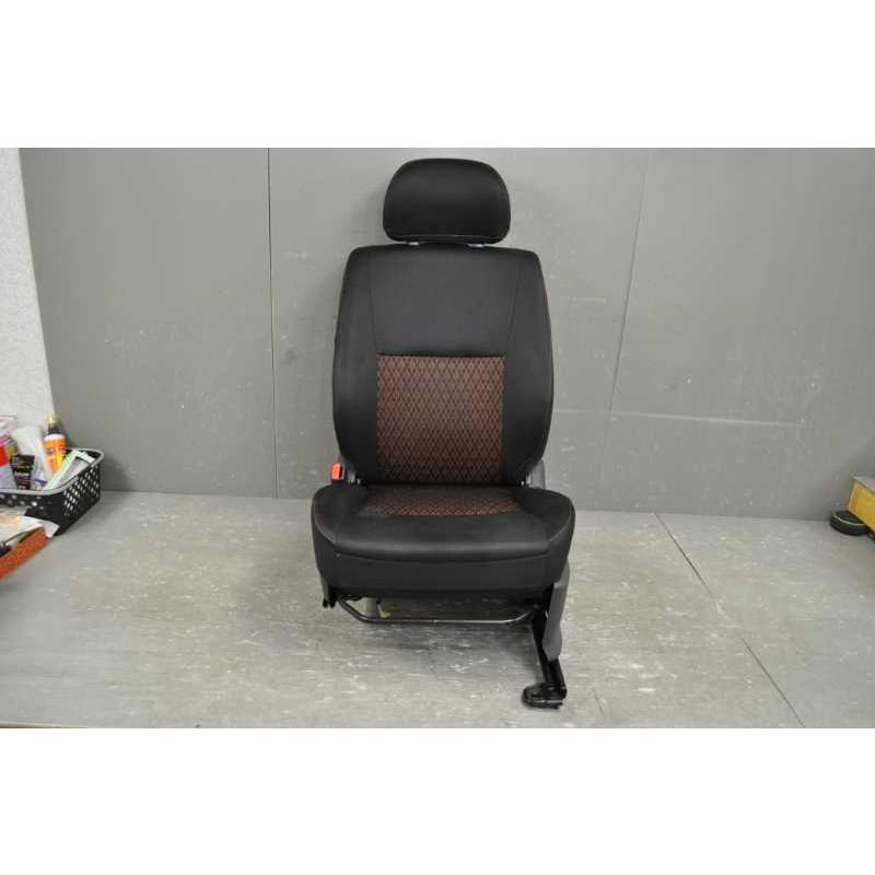 JB23W スズキ ジムニー 平成21年車 7型 WILD WIND シート1台分 フロアマット付き シートヒーター正常 全席ヘッドレスト付き 革シート ジムニー ワイルドウィンド AT6型 後期 (JB23W) 助手席 シート シート