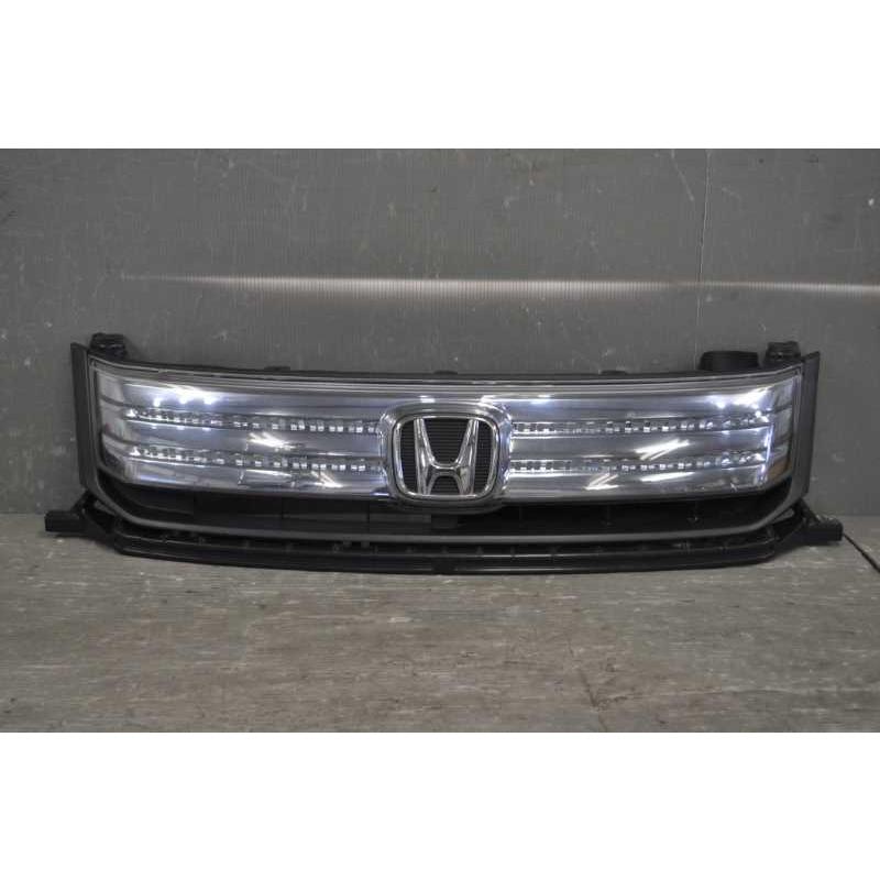 フリードスパイク フロントグリル GB3 フリードスパイク ハイブリッド 中期 (GP3 GB3) 純正 破損無 フロント