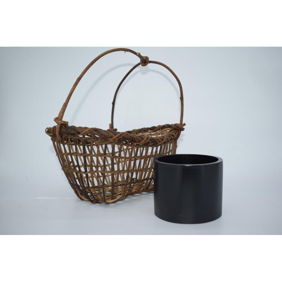 mariko2000　唐金舟型釣花入　茶道具 涼しさを感じる一行に釣舟花入を取り合わせて 夏には唐銅釣舟花