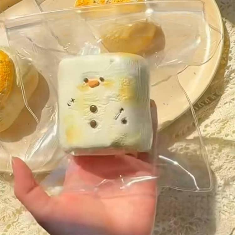 スクイーズ mellojoy めろジョイ 水感癒し系 クイーズ玩具 SNSで話題