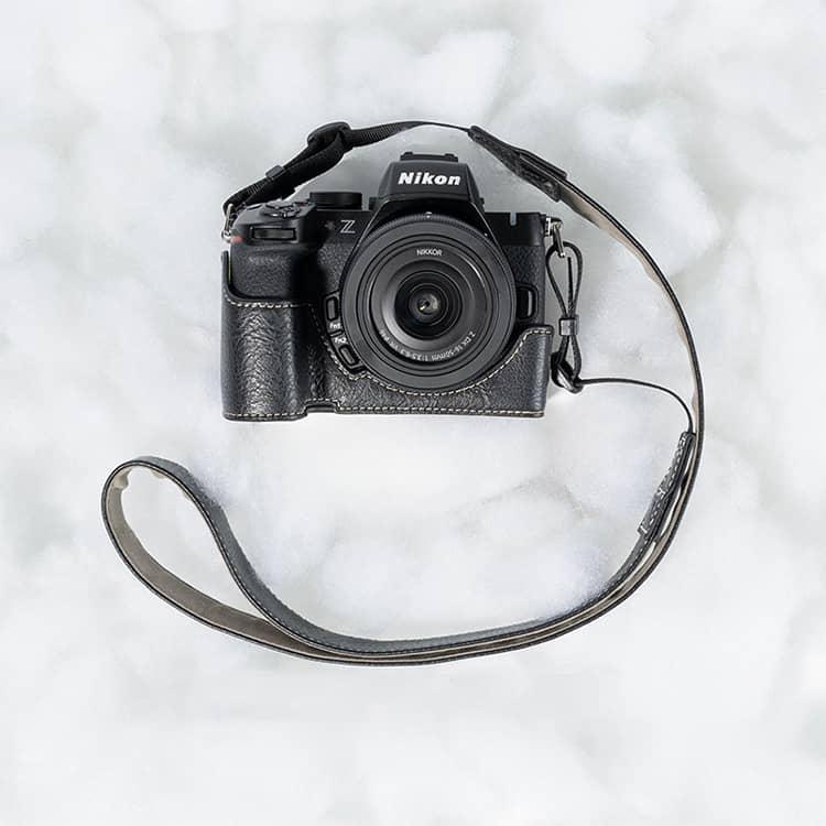 Nikon Zfc 専用 カメラケース PUレザー カメラ ケース 肩掛け レザー