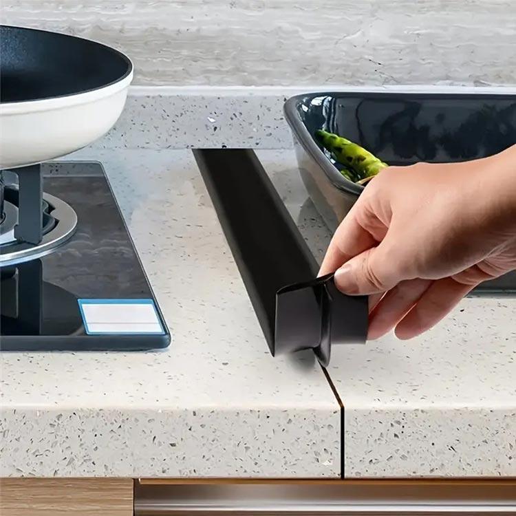 【2本セット】 隙間パッキン 洗面台 キッチン 隙間ガード 差し込むだけ 水回り コンロ 隙間 隙間埋め シリコン 隙間ふさぎ すきま埋め スキマパッ |  | 02