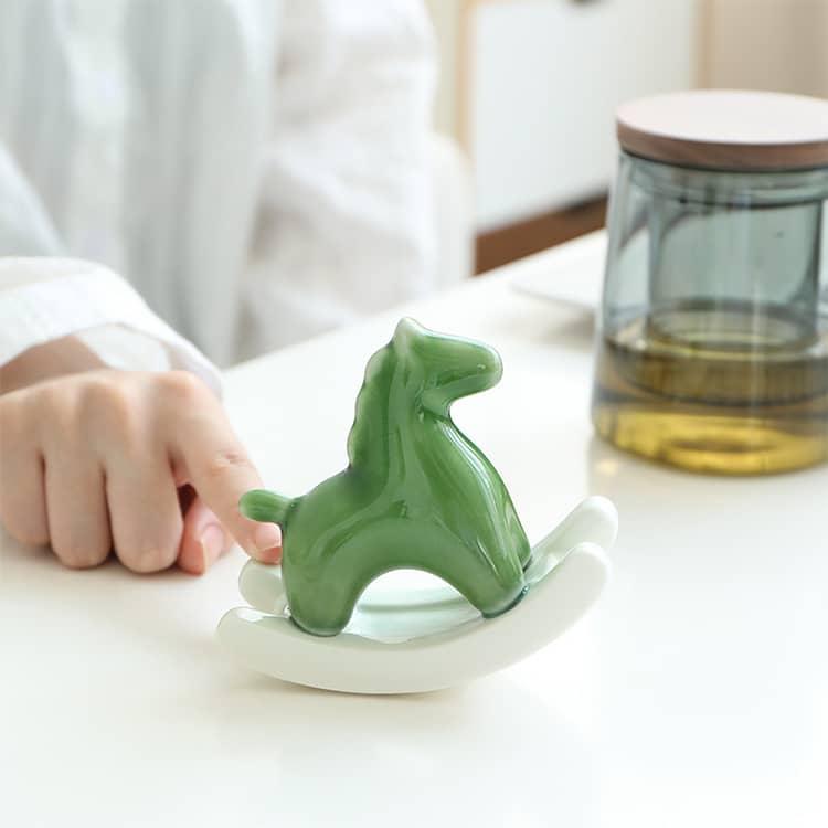 置物 干支飾り 馬の置物 セラミック 馬の置き物 陶器 オブジェ