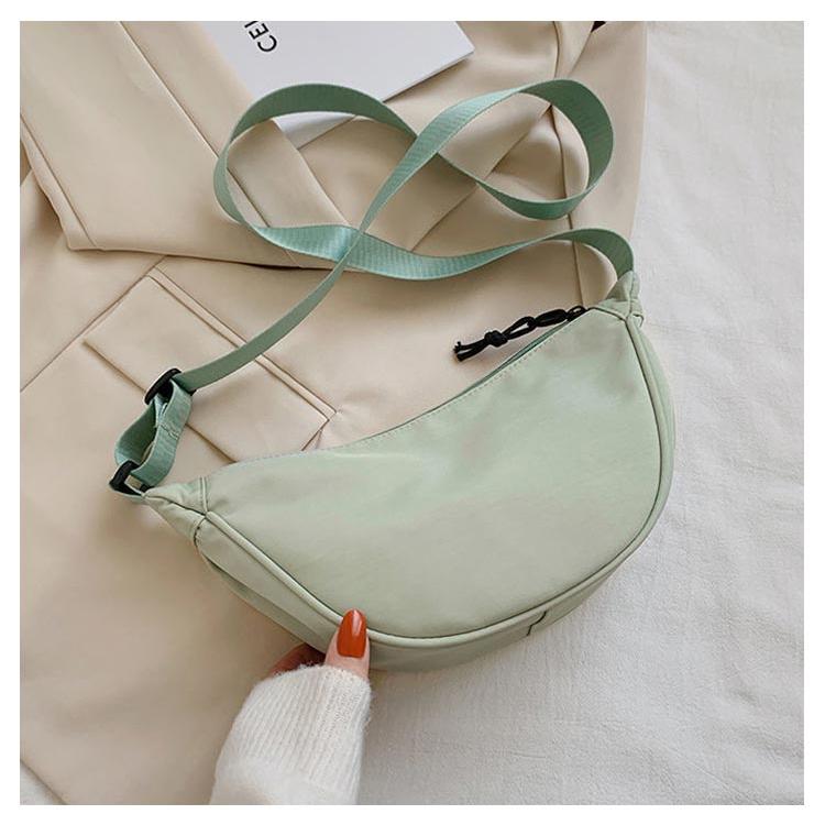 ハーフムーン ナイロン ミニ ショルダーバッグ レディース メンズ