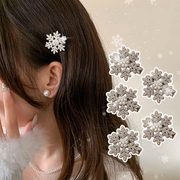 no.93 ハンドメイド　クリスマスカラーの華やかヘアアクセサリー✩.*˚ 6個セット クリスマス 髪飾り 雪花 ヘアクリップ コスプレ ヘアー