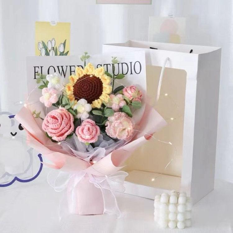 LEDライト付き ぬいぐるみ花束 かぎ針編み 完成品 編み物 枯れない花
