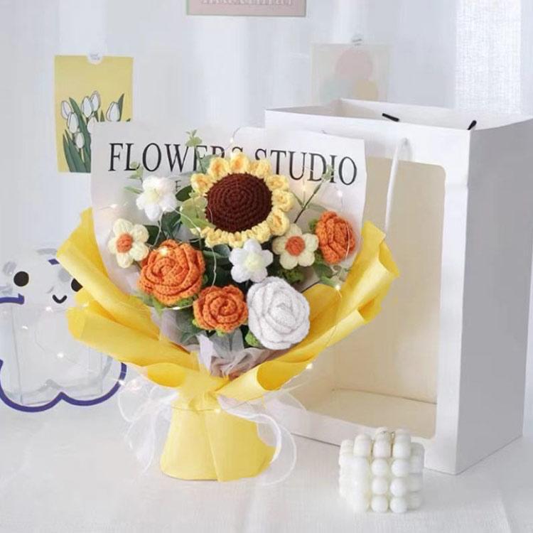 LEDライト付き ぬいぐるみ花束 かぎ針編み 完成品 編み物 枯れない花