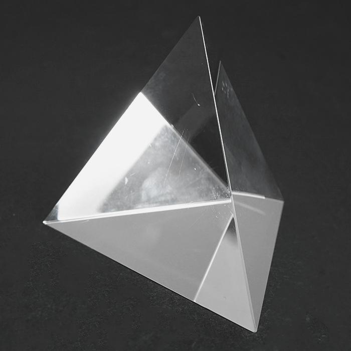 天然水晶 四面体 55mm ブラジル産 山梨伝統技術士作【一点物】水晶 石英 4月誕生石 伝統 技術 手研磨 伝統技術 職人 無処理 カット 匠 天然石 パワーストーンの画像