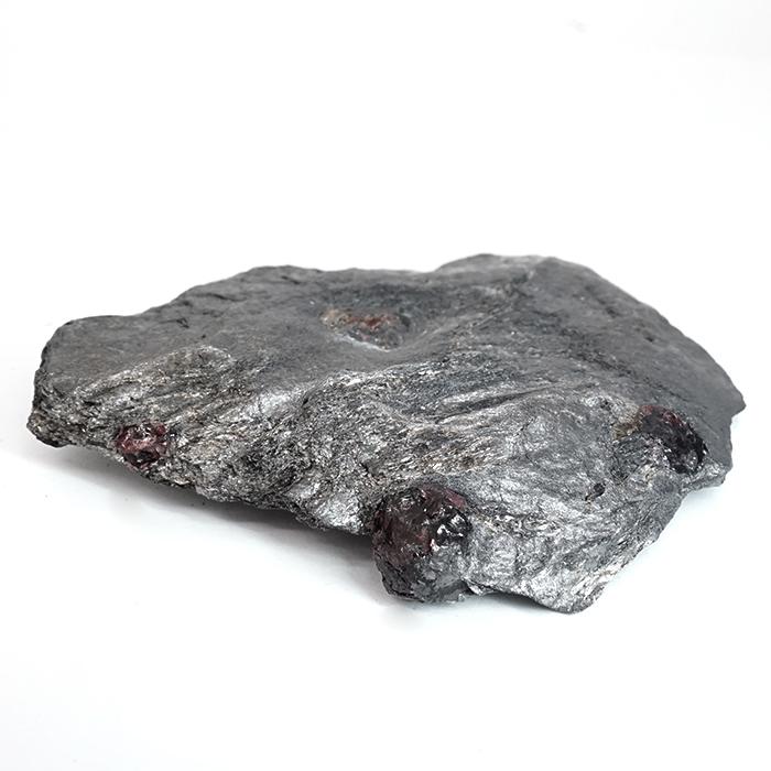 ガーネット on グラファイト 原石 約51.8g アメリカ レッドエンバーズ鉱山産 【一点もの】 鉱物 共生 標本 結晶 柘榴石 石墨 浄化 お守り パワーストーン_2