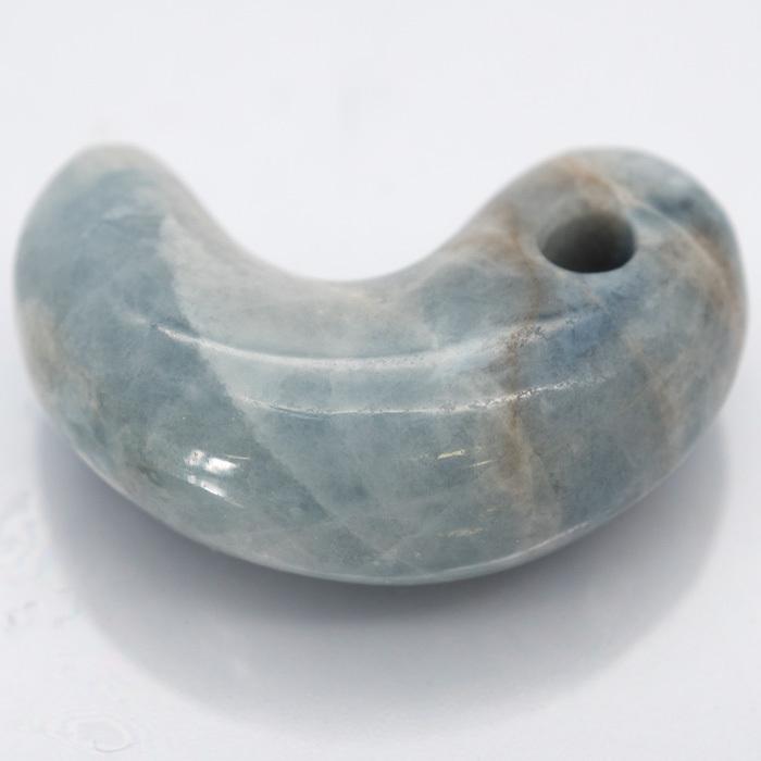 一点物】 糸魚川ブルー翡翠 勾玉 5.5g 新潟県小滝入りコン沢産 五月