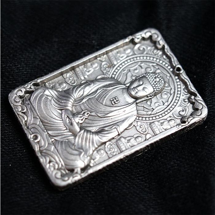 一点物】 アルタイ隕石 新疆隕石 大日如来 彫り物 プレート カワセミ