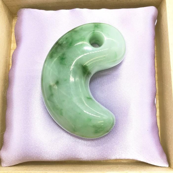 プレミアム 糸魚川翡翠 勾玉 小滝産 翡翠 パワーストーン 天然石
