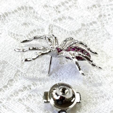 K18WG　ルビー　クモ　タイニーピン　ルビー　43石　0.63ct　ダイヤ　22石　0.06ct　Tiny Pin　ブローチ　ラペルピン　タックピン　蜘蛛の画像