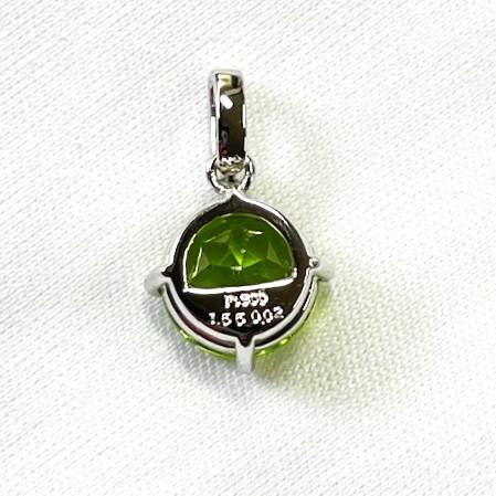 ペリドット　ペンダントトップ　Pt 900 ペリドット　直径7mm　1.55ct　Dia 0.02ct　※チェーンは付いておりません※の画像