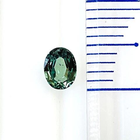 アレキサンドライト　オーバル　0.32ct　ブラジル産　ソーティング付きルースの画像