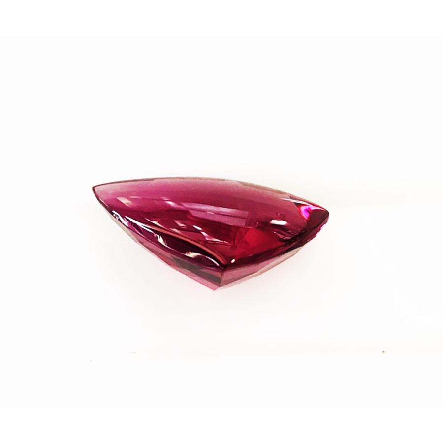 ロードライトガーネット　変型　5.81ct　ルースの画像