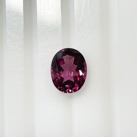 ロードライトガーネット　オーバル　3.41ct　ルースの画像