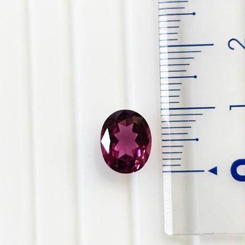 ロードライトガーネット　オーバル　3.41ct　ルースの画像