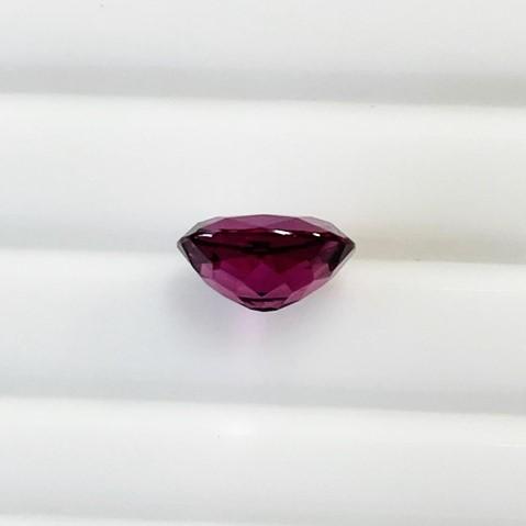 ロードライトガーネット　オーバル　3.41ct　ルースの画像