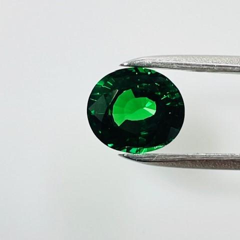 グリーンガーネット　1.2〜2.2mm　ラウンドカット グラデーションの画像