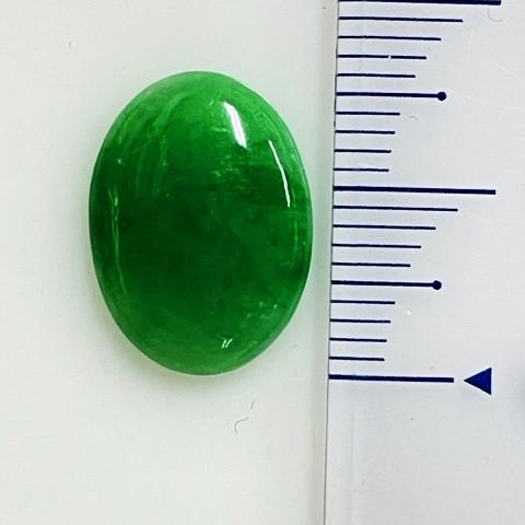 ヒスイ　オーバル　5.82ct　ソーティング付き　ルース　翡翠の画像