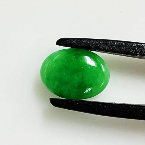 ヒスイ　オーバル　5.82ct　ソーティング付き　ルース　翡翠の画像