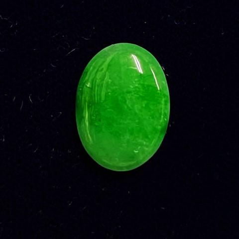 ヒスイ　オーバル　5.82ct　ソーティング付き　ルース　翡翠の画像