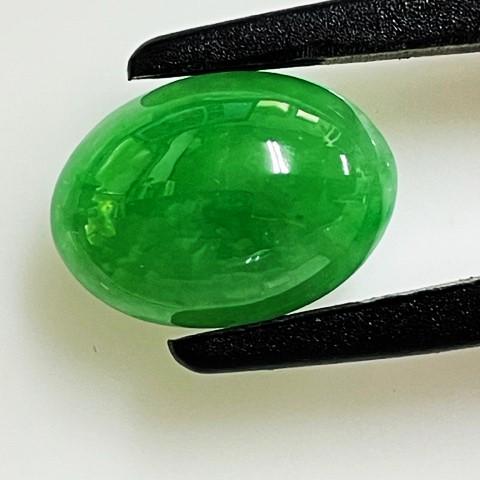 ヒスイ　オーバル　9.94ct　ソーティング付き　ルース　翡翠の画像