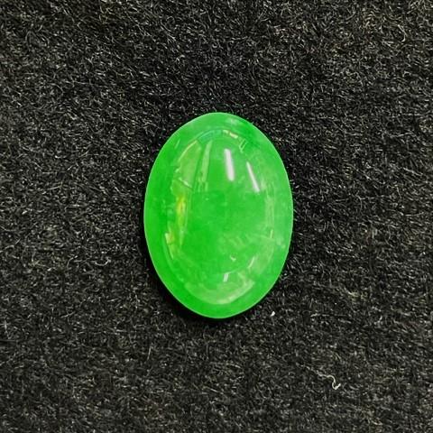 ヒスイ　オーバル　9.94ct　ソーティング付き　ルース　翡翠の画像