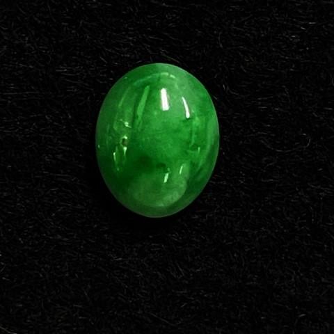 ヒスイ　オーバル　2.16ct　ソーティング付き　ルース　翡翠の画像