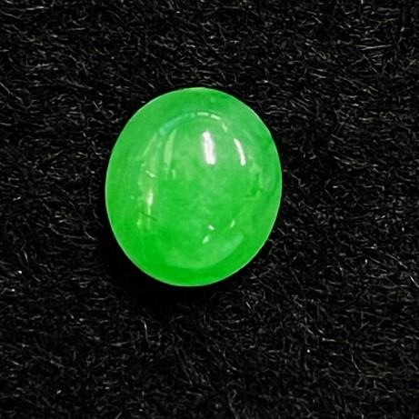 ヒスイ　オーバル　1.98ct　ソーティング付き　ルース　翡翠の画像