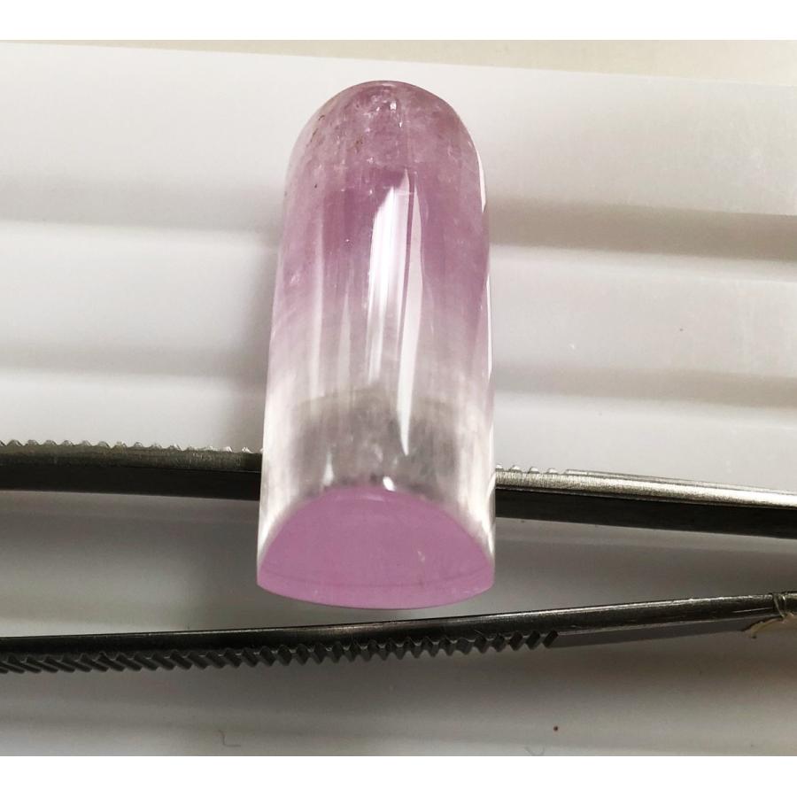 クンツァイト　71.83ct　ルースの画像