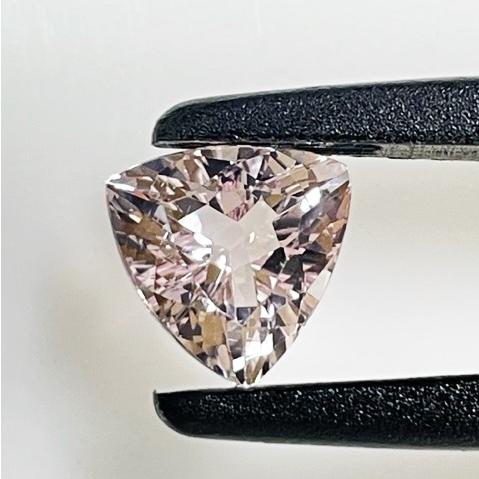 モルガナイト トリリアント 3.16ct ルース : gem-ichinoseYahoo!店 