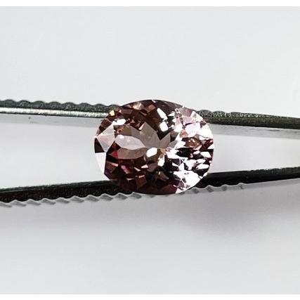 モルガナイト　オーバル　2.45ct　ルースの画像