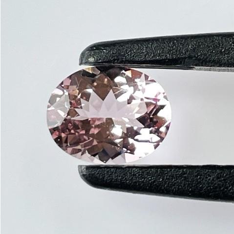 モルガナイト　オーバル　2.45ct　ルースの画像