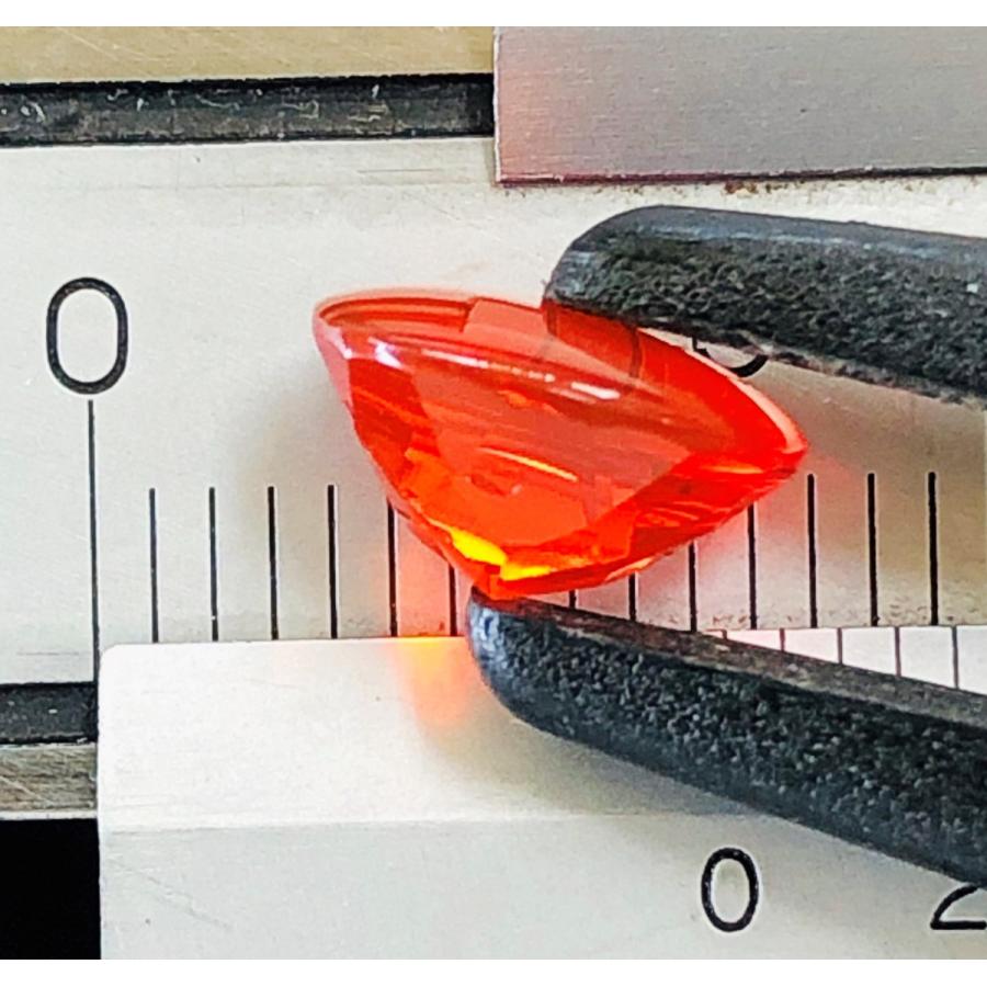 メキシコオパール　オーバルバフトップ　1.03ct　ルースの画像