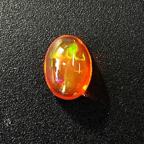 メキシコオパール　オーバル　2.19ct　ルースの画像