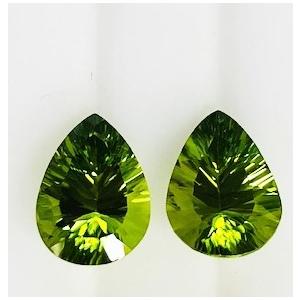 ペリドット　ペアシェイプ　ペアセット　2個合計　 5.13ct　ルースの画像