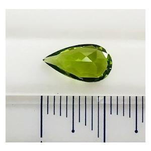 ペリドット　ペアシェイプカット　1.94ct　ルースの画像