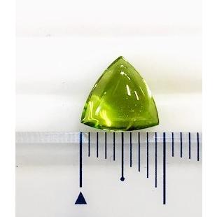 ペリドット　トリリアント　カボション　2.84ct　ルースの画像